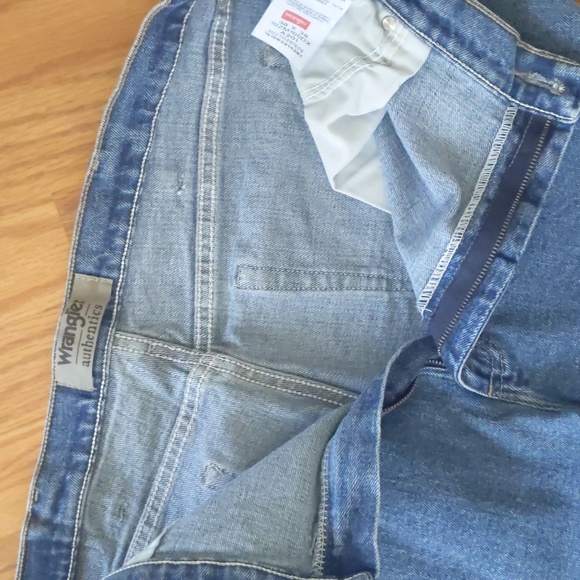 Two pairs of Wranglers 38x38 - Picture 2 of 4